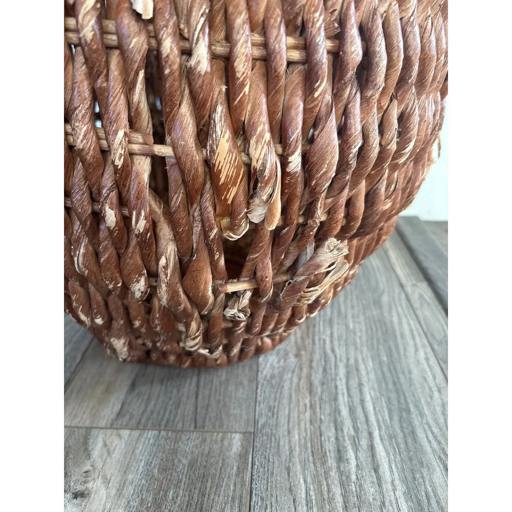 Vintage Hand‎ Woven Wicker Basket Brown Twisted Fiber